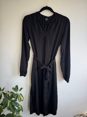 GAP Black Midi Dress XS Tie Waist Long Sleeve Minimal Classic Slit